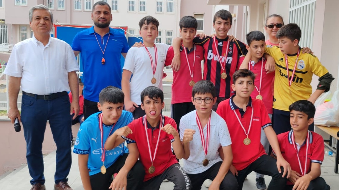 Sınıflar Arası Futbol Turnuvası Düzenledik